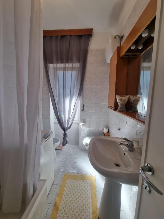 Ultimo Piano Con Parcheggio Appartement Triëst Buitenkant foto