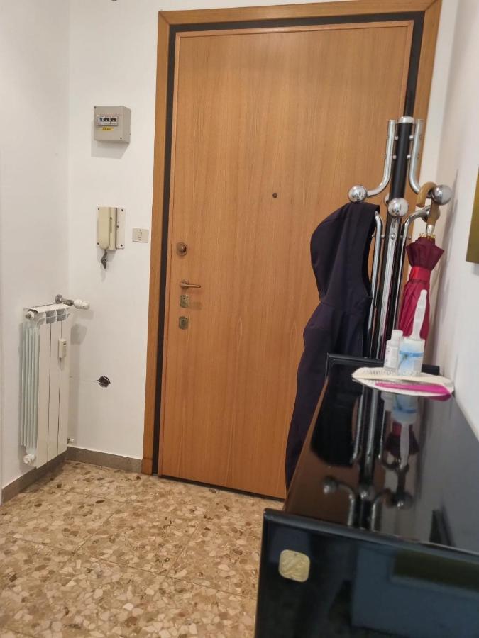 Ultimo Piano Con Parcheggio Appartement Triëst Buitenkant foto