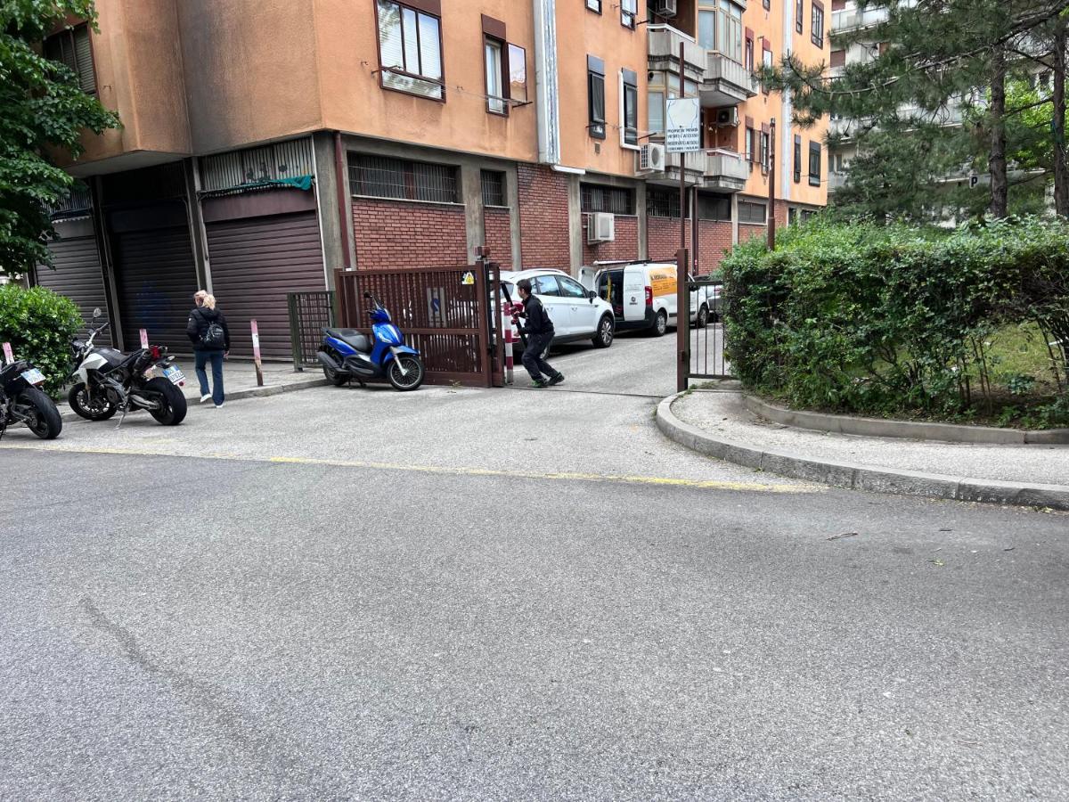 Ultimo Piano Con Parcheggio Appartement Triëst Buitenkant foto