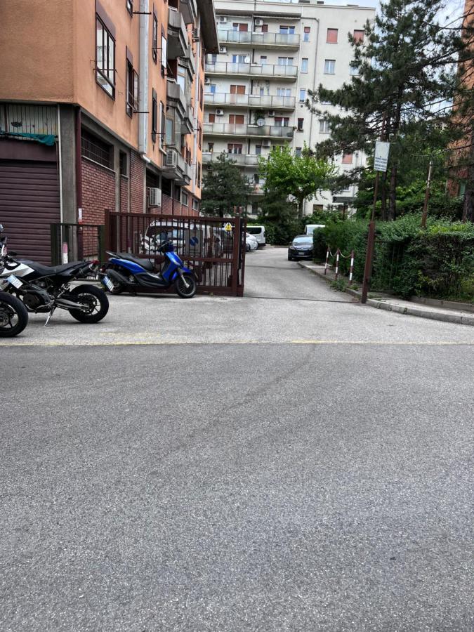 Ultimo Piano Con Parcheggio Appartement Triëst Buitenkant foto