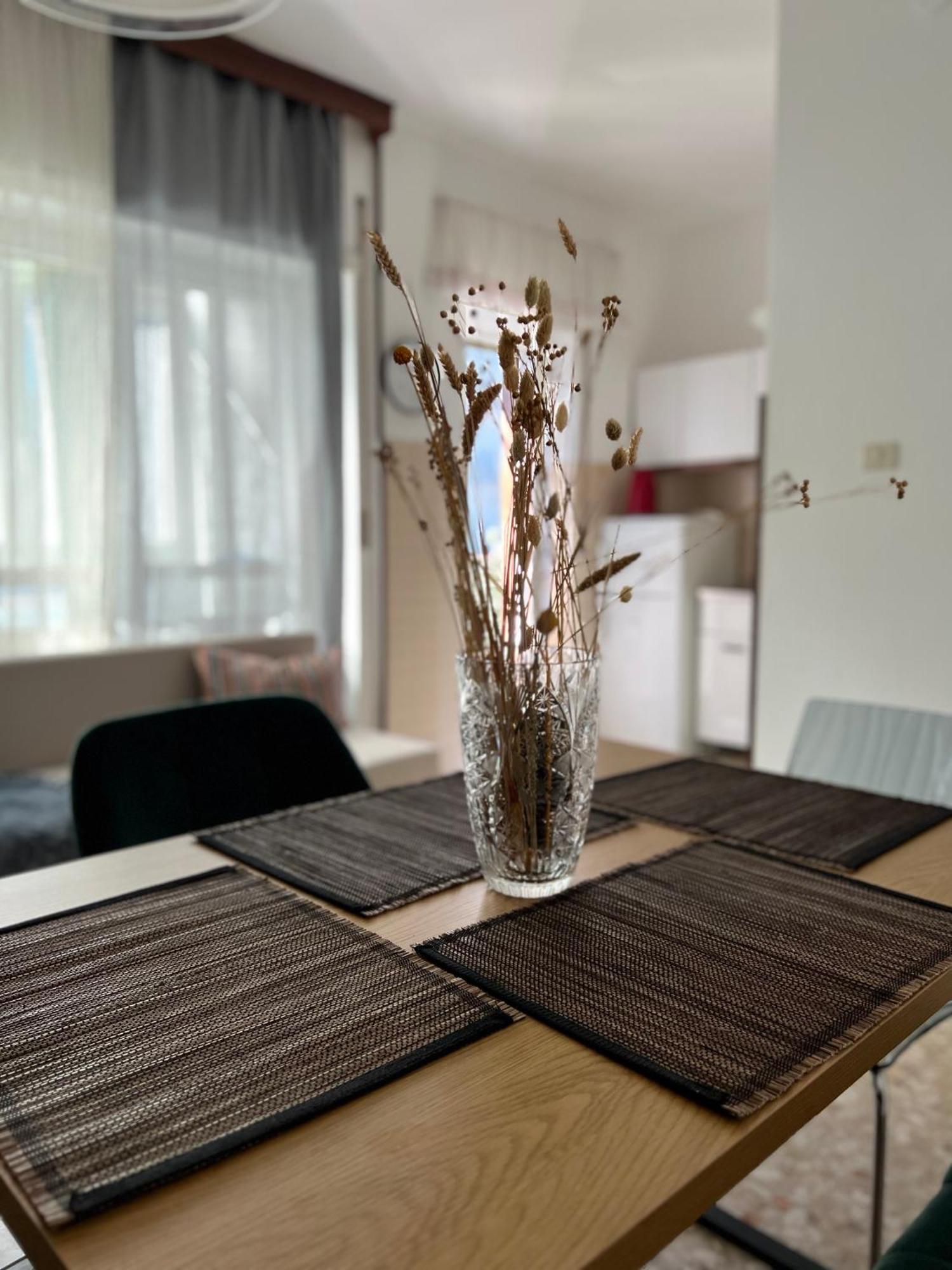 Ultimo Piano Con Parcheggio Appartement Triëst Buitenkant foto